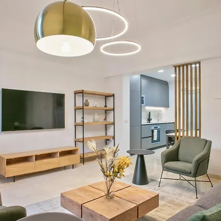 Anton's Downtown Apartment